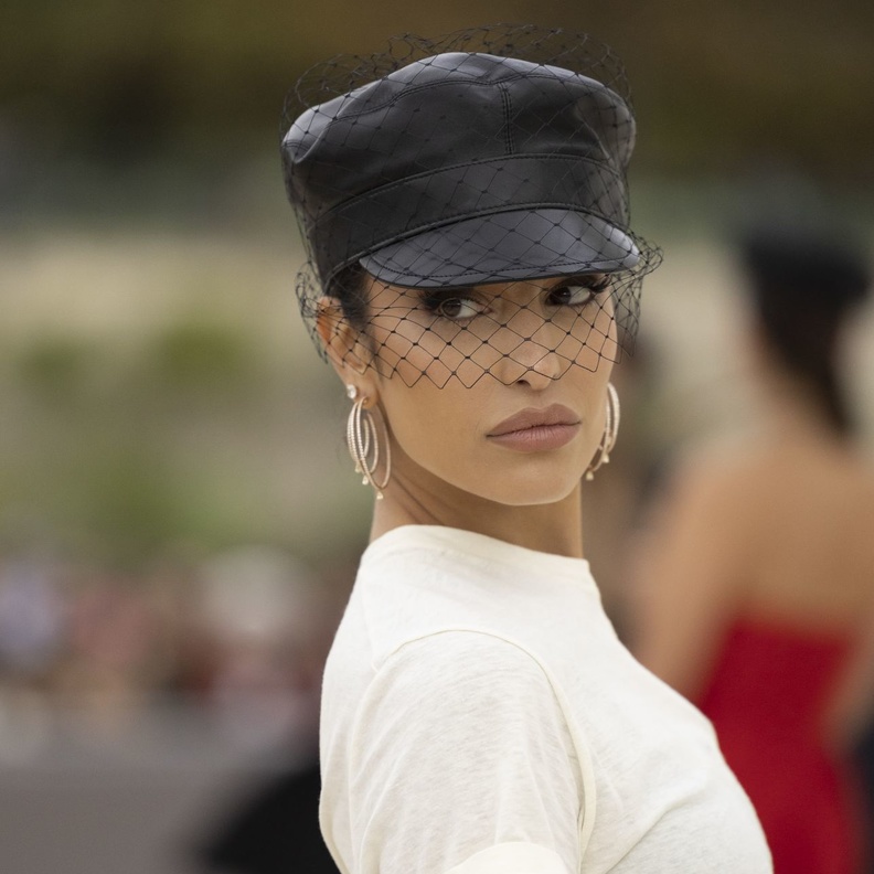 إطلالات جمالية جريئة وملفتة مستوحاة من الستريت ستايل في باريس