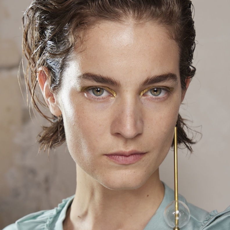 أبرز صيحات الجمال لربيع 2023 وخطوات متقنة لتطبيقها من أسبوع باريس للموضة