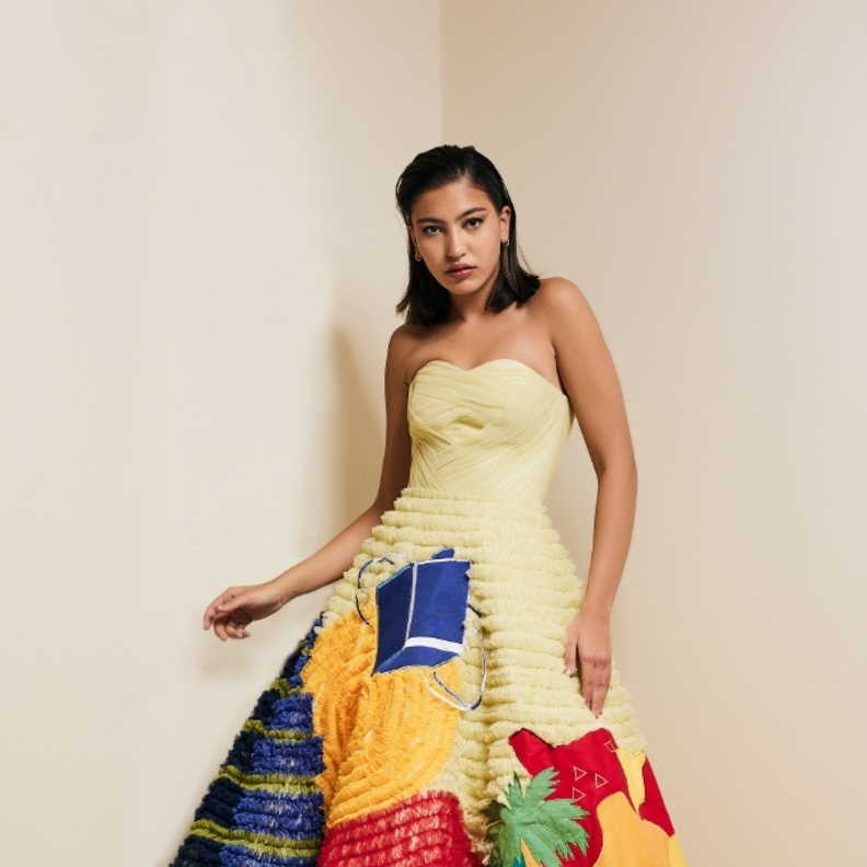 مصممة الأزياء ديما العسكر تصدر فستانًا خاصًا باليوم الوطني