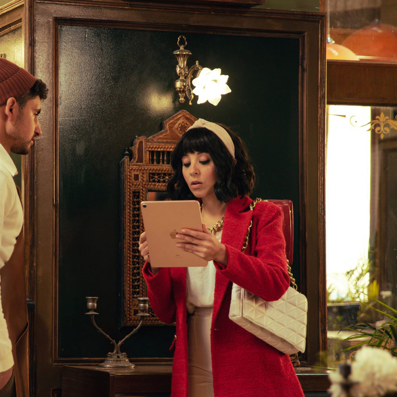 المسلسل الغنائي الرومانسي "مجنونة بيك"