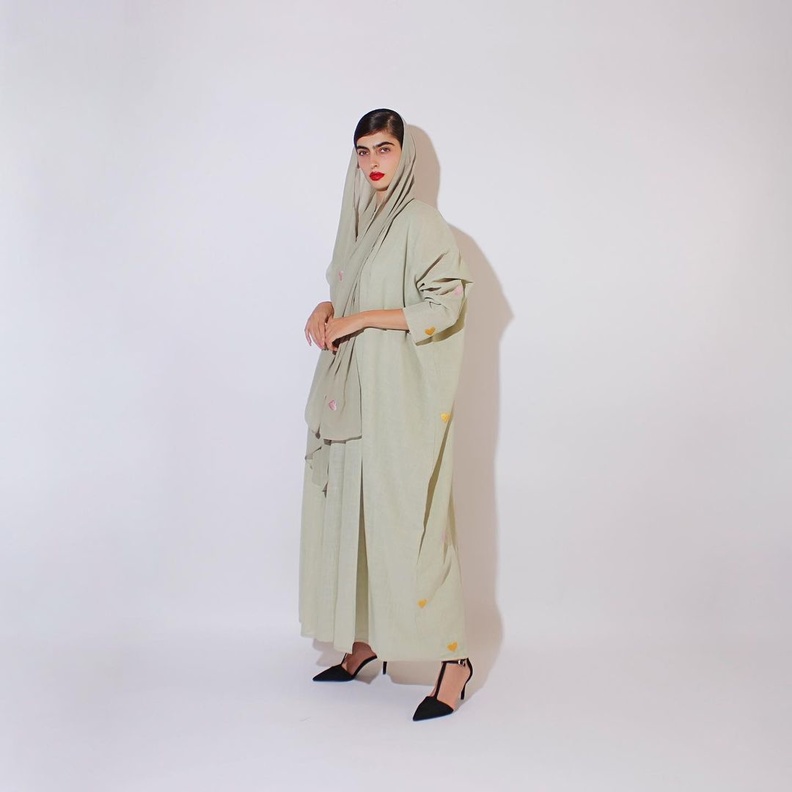 أجمل عبايات الخريف من أصداف لاين