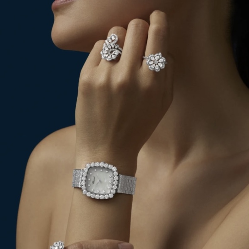 أفخم موديلات ساعات يد مرصعة بالألماس لخريف 2022