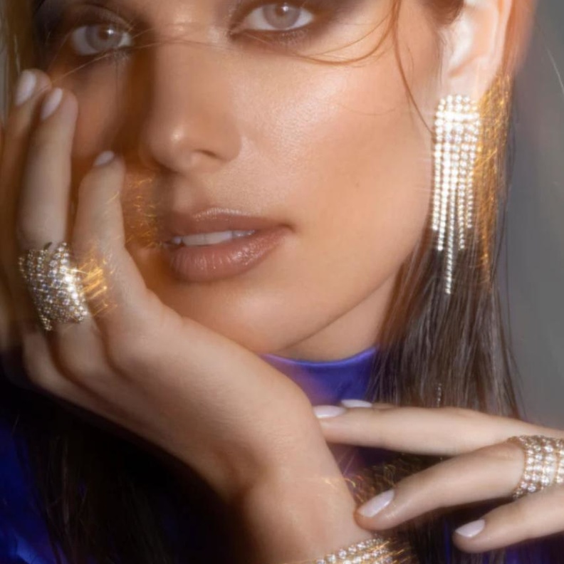 أقراط GRAND ILLUMINE من ONDYN