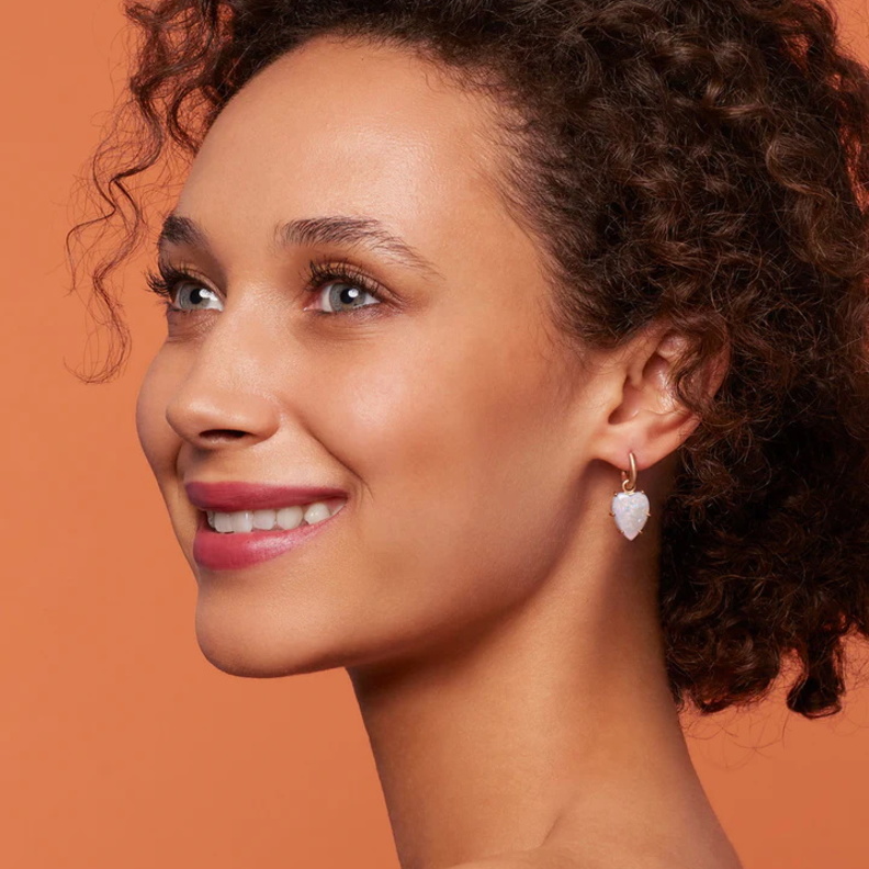 أقراط ONE OF A KIND LOVE JEWELED HUGGIES من Irene Neuwirth