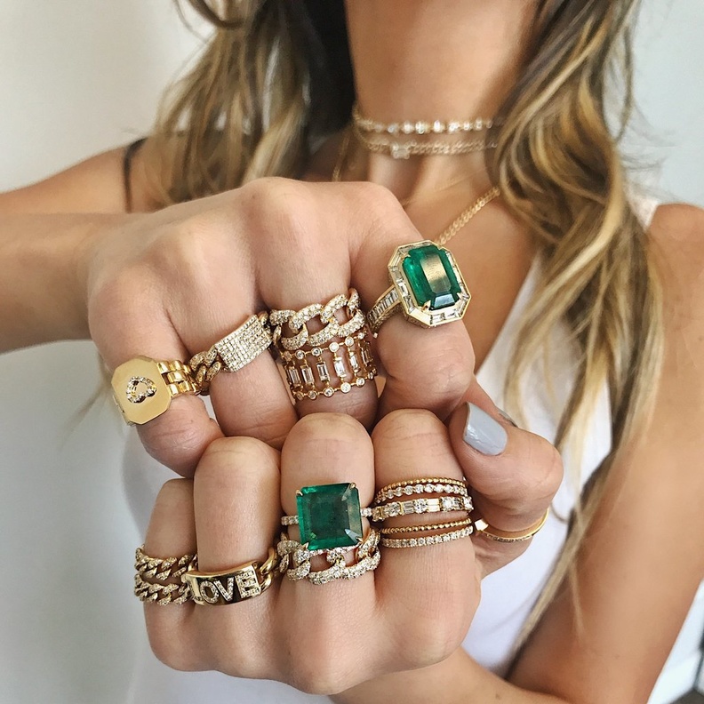 أناقة الخريف مع أجمل موديلات مجوهرات الزمرد العصرية