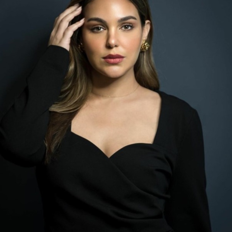 إطلالات متنوعة لـ "غالية أمين" لمحبات الفساتين الأنثوية الناعمة