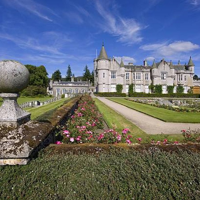 إغلاق قلعة بالمورال أمام الجمهور مؤقتا