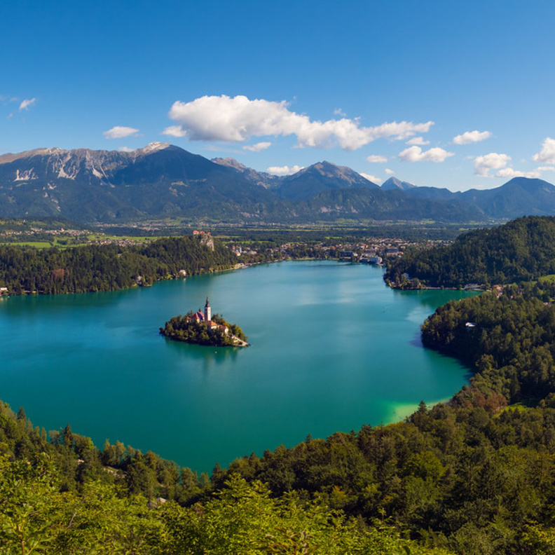 أجمل الوجهات الرومانسية في سلوفينيا في الخريف