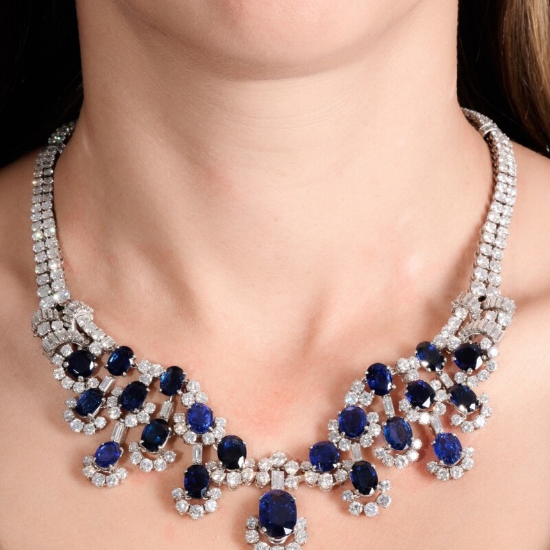 اسوارة أرت ديكو من الذهب والماس