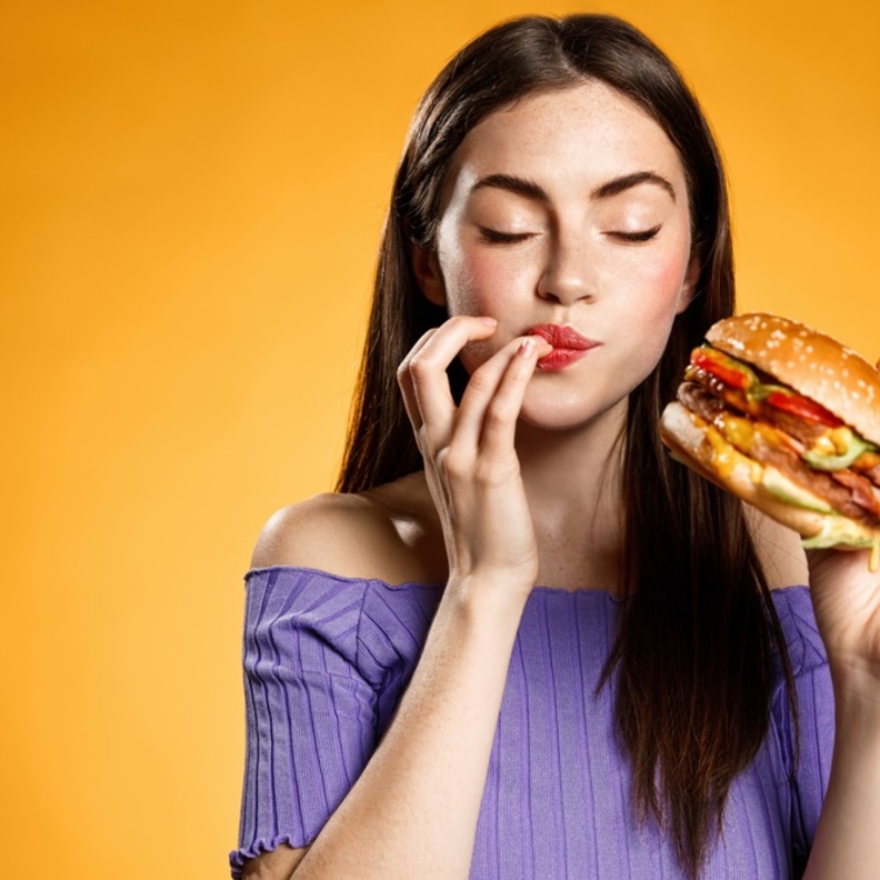 اطعمة ومشروبات تزيد خطر الاصابة بسرطان الثدي