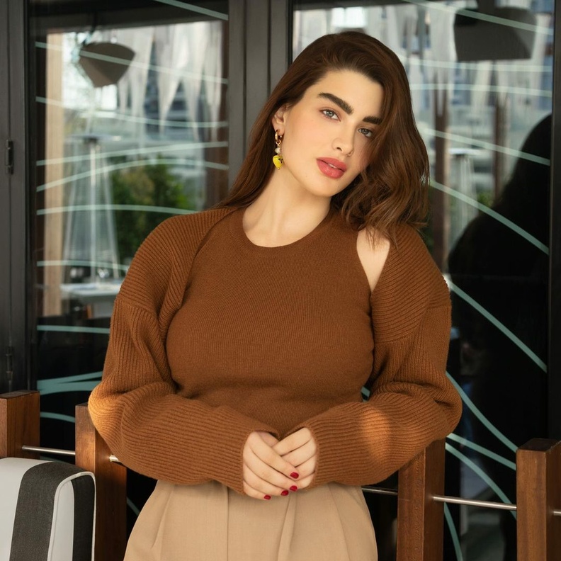 اطلالات خريفية لاخفاء عيوب الجسم مستوحاة من روان بن حسين 