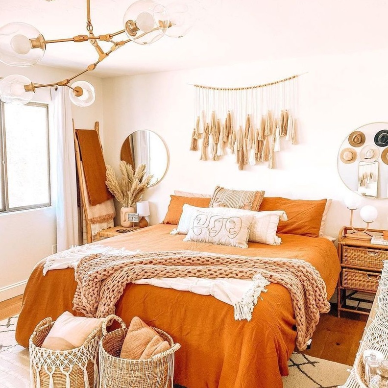 البرتقالي يضفي طابع خريفي على ديكورات غرف نوم