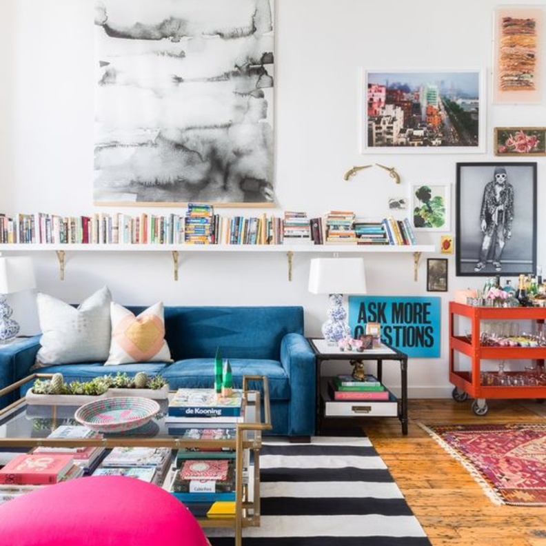 التخلص من أي جهاز ترفيهي قديم طريقة سهلة لإخلاء مساحة لشيء جديد على رف مكتبتك