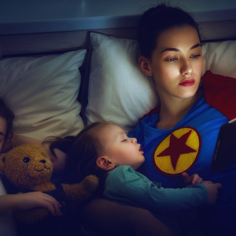 الخوف من التقصير في الرعاية الأسرية .. تحدي يهاجم أمهات العالم العربي