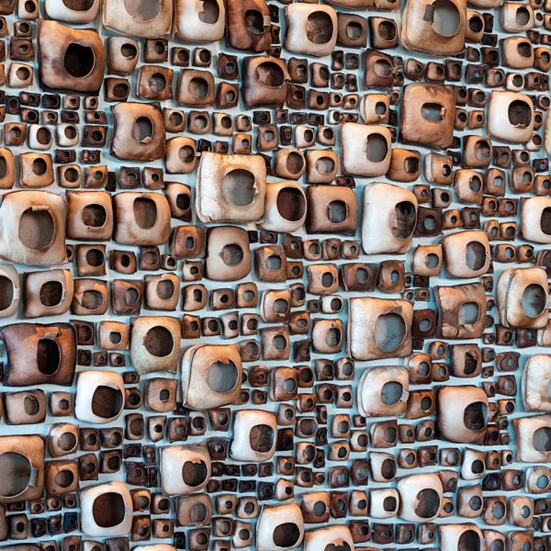 معرض "سفر" لرحلة فنية استثنائية بمجموعة من الأعمال الإبداعية تستقبل زوار مطار العلا الدولي