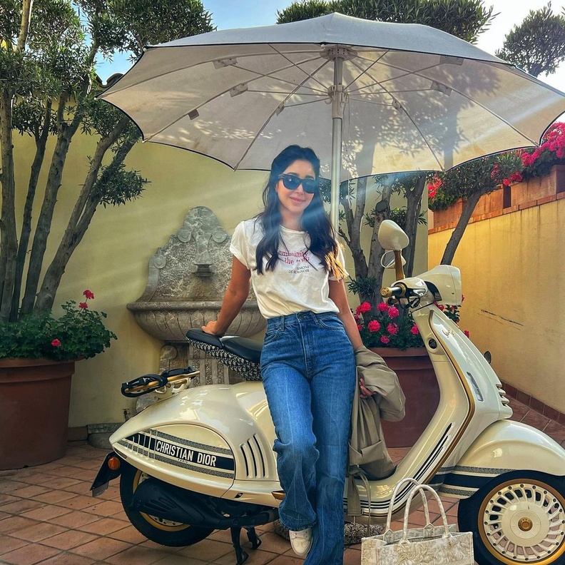 أفكار رائعة لتنسيق الجينز مستوحاة من اطلالات أسيل عمران