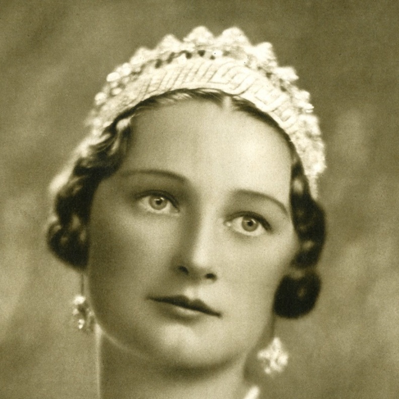  أشهر التيجان الملكية التي ظهرت في حفلات الزفاف البلجيكية