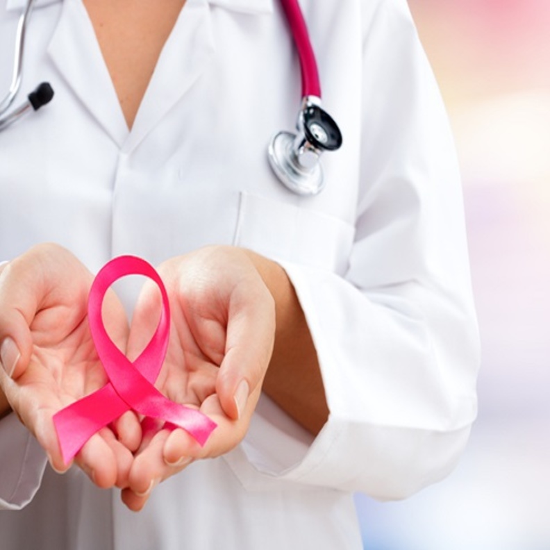 ضمن حلقة حوارية .. أطباء سعوديون يقدمون معلومات مهمة عن سرطان الثدي في السعودية