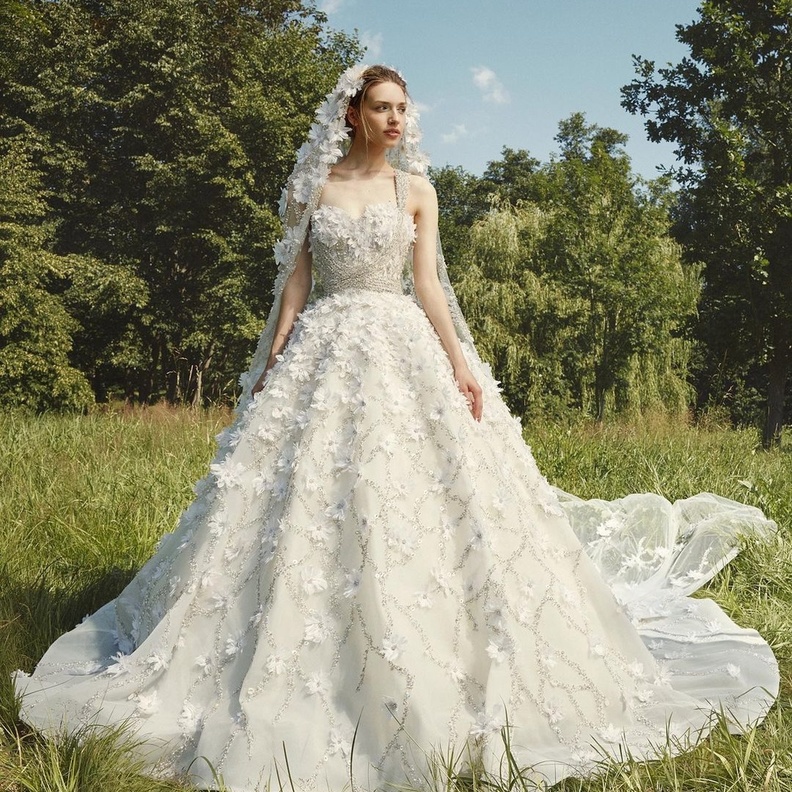 المصمم اللبناني رامي قاضي لـ "هي": لا داعي للتقيّد بالعادات القديمة عند اختيار فستان الزفاف