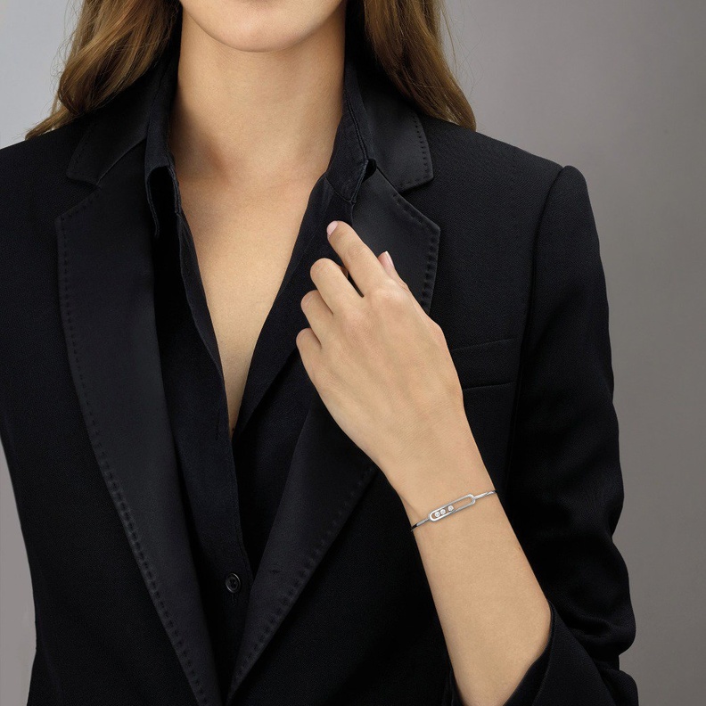 سوار من ميسيكا يزين إطلالتك العملية