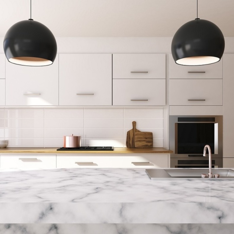 ما هو أفضل مكان لحوض المطبخ وهل يجب وضعه في المنتصف أسفل النافذة؟ 