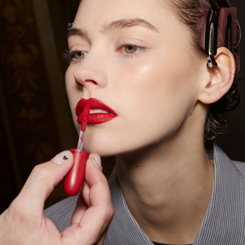 كيف تطور استخدام أحمر الشفاه عبر العصور؟