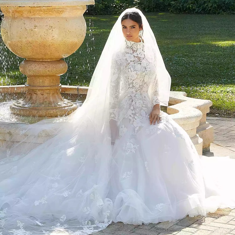 صيحة الياقات العالية@madelinegardner