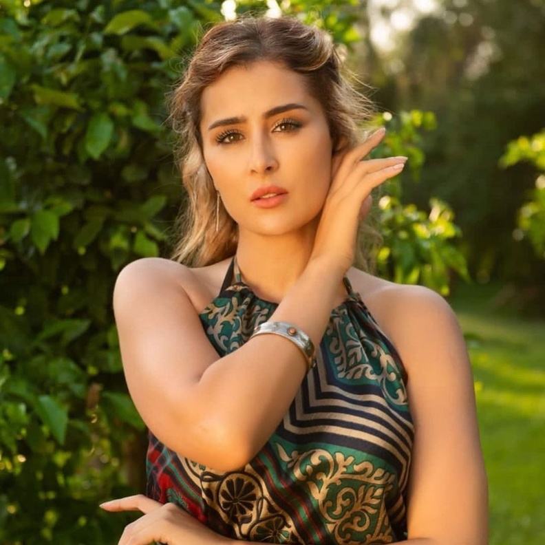 النجمة التونسية عائشة بن أحمد