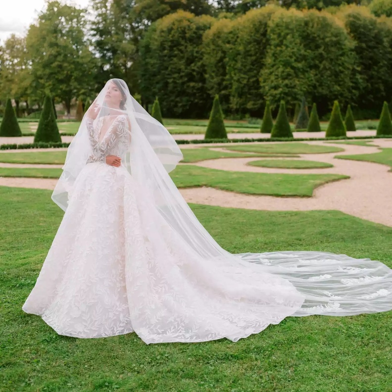 فساتين زفاف  منفوشة@moniquelhuillier