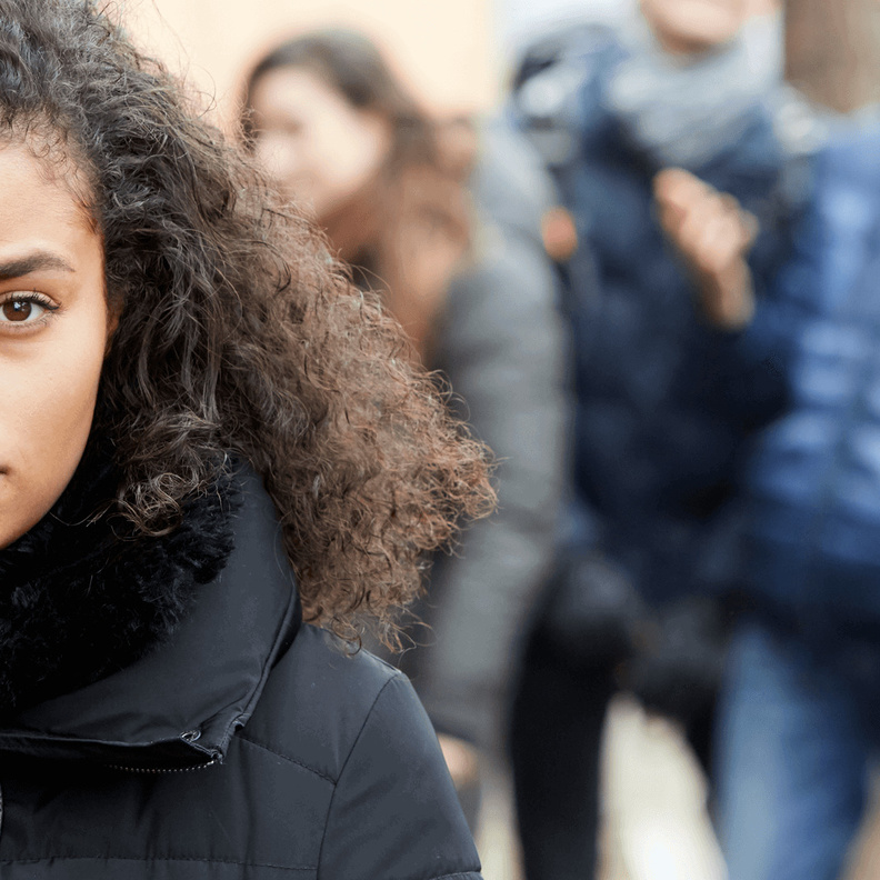 كيف تتخلص المرأة من فقدان الثقة بالنفس بعد التنمر عليها