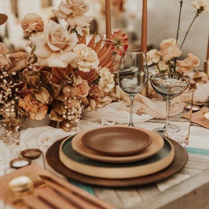 مجموعة الالوان الارضية في حفلات الزفاف الخريفية