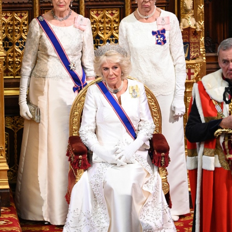  الملكة القرينة كاميلا باركر تكسر تقاليد ملكية عمرها 70 عاما بالقصر الملكي البريطاني