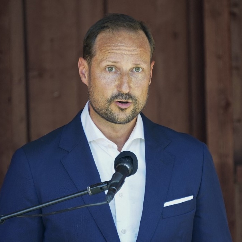  الأمير هاكون يتحدث عن تجريد شقيقته الأميرة مارثا لويز من لقبها الملكي 