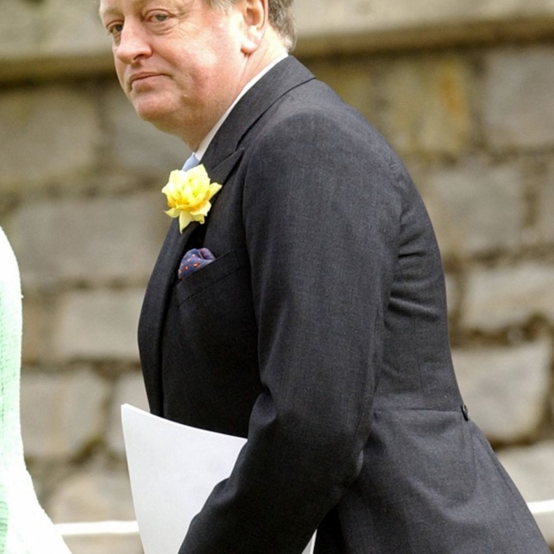 الزوج السابق للملكة القرينة كاميلا يٌمثلها في مناسبة ملكية