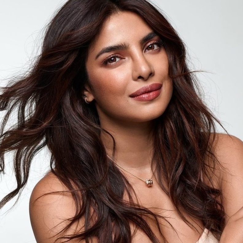 اهم اسرار العناية بشعر بريانكا شوبرا