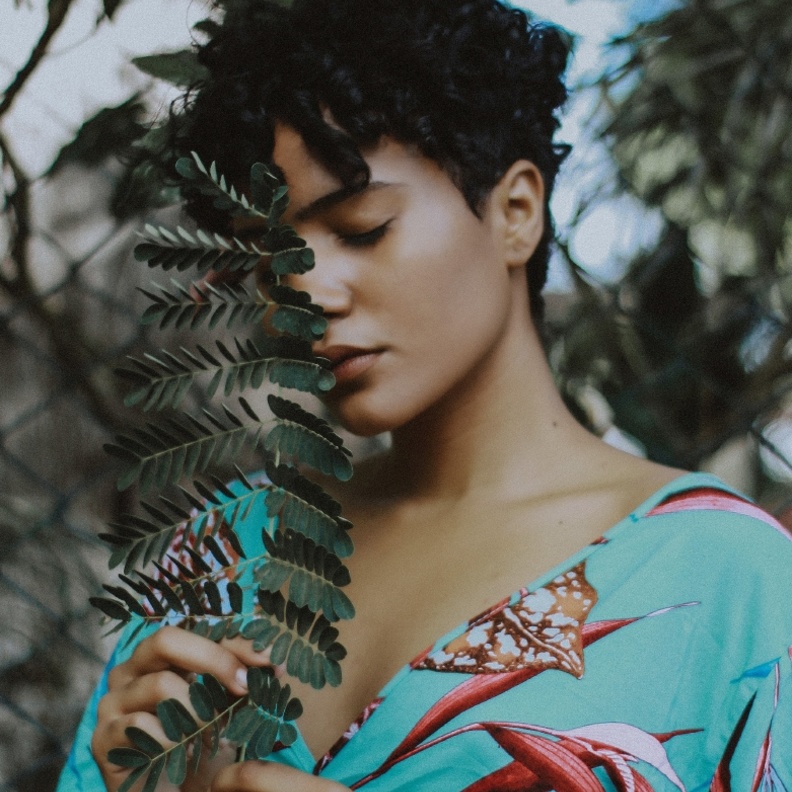 دللي نفسك بمجموعة من عطور الشتاء من علامات تجارية سعودية