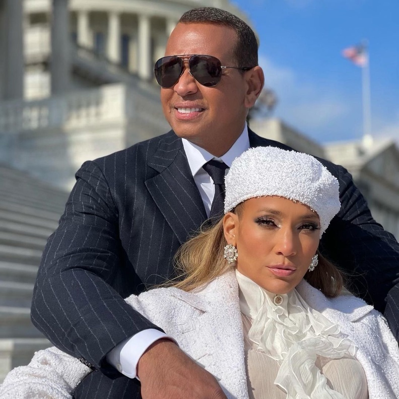 جينيفر لوبيز وخطيبها السابق أليكس رودريغيز