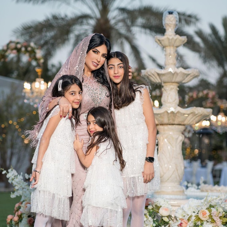 زينب العسكري