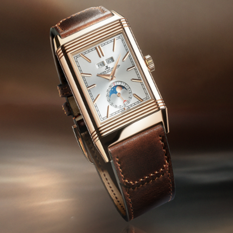 ساعة ريفيرسو تريبيوت ديوفيس كالندر تجمع بين التميُّز الميكانيكي والجمالي