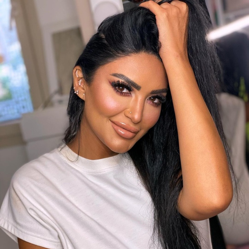 سالي عبدالسلام 