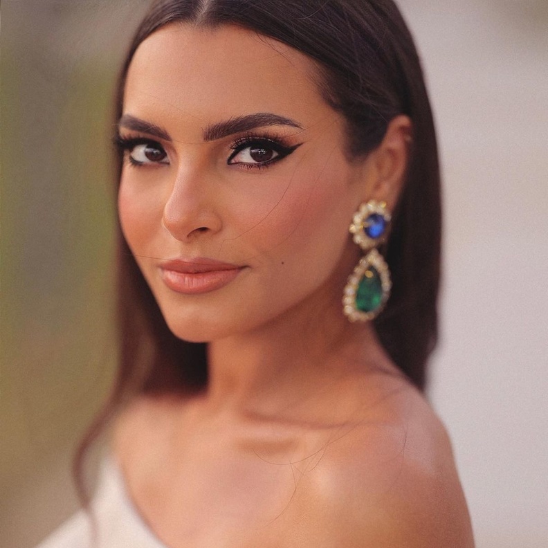 إطلالات مكياج لافتة تليق بالشابات من وحي كارمن سليمان بمناسبة عيد ميلادها ..إليك الخطوات