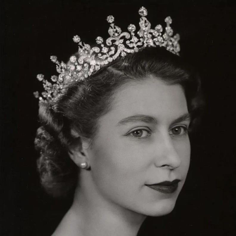 أجمل المجوهرات الملكية من وحي The Crown مع اقتراب عرض الموسم الـ 5 