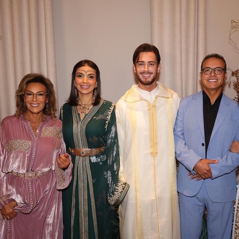 سعد لمجرد وعروسه ووالديه