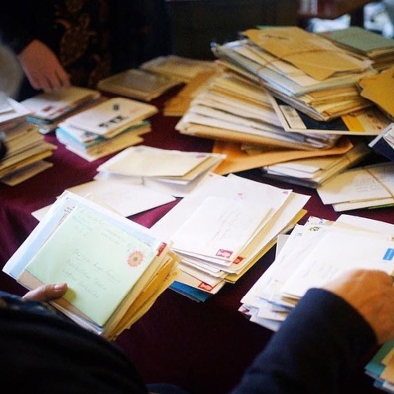 لهذا السبب.. 50 ألف خطاب تصل إلى قصر باكنغهام والرد قريبا