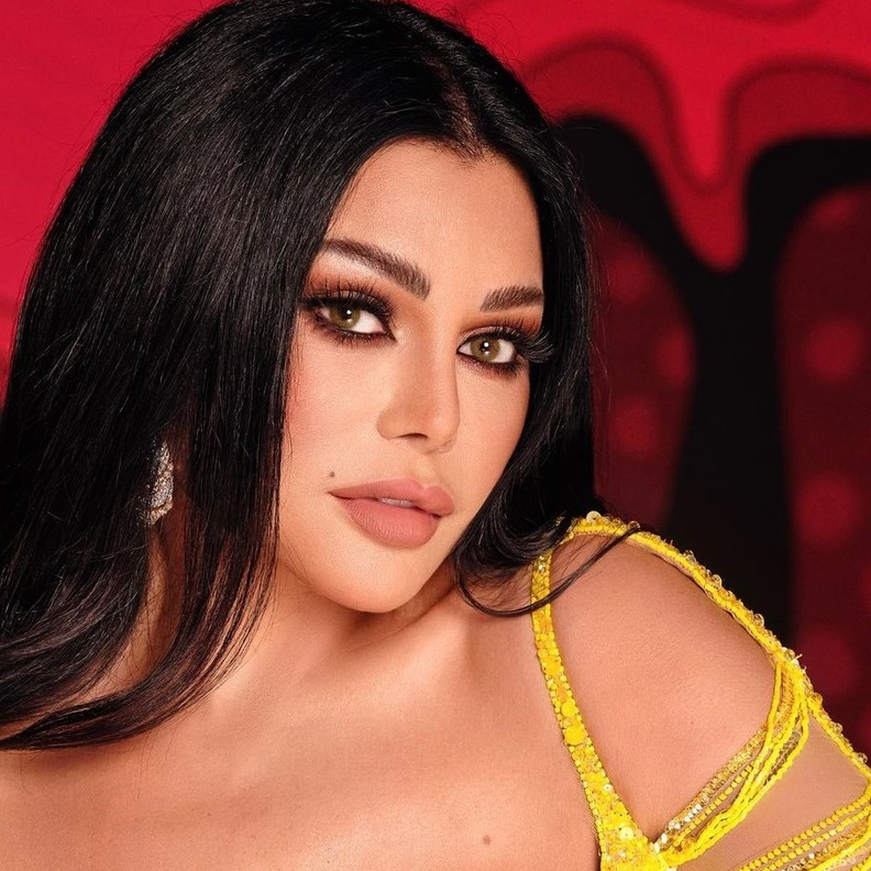 مكياج عيون مع حبات الستراس بانامل داني كامل