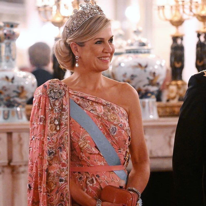  The Stuart Tiara من أفخم تيجان ماكسيما ملكة هولندا