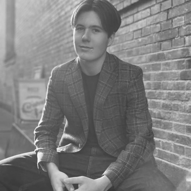 الأمير كريستيان يحتفل بخصوصية بعيد ميلاده 17