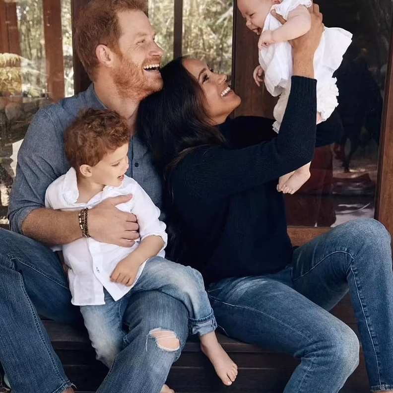 الأمير هاري يكشف عن لمحات من حياته العائلية في كاليفورنيا 
