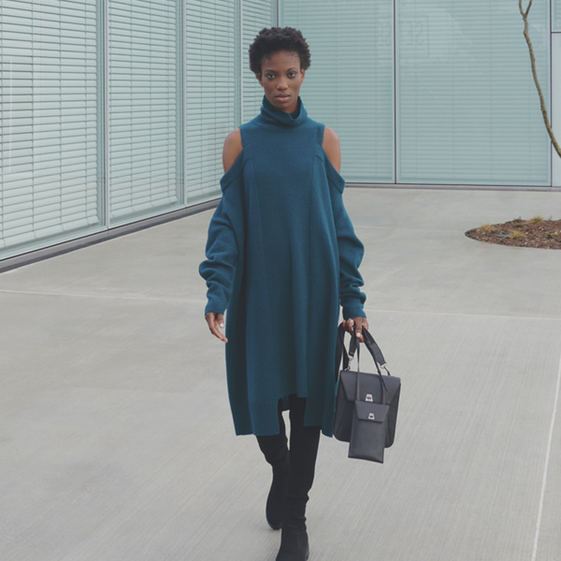 الفساتين الميدي صيحة خريف 2022-2023 من Akris