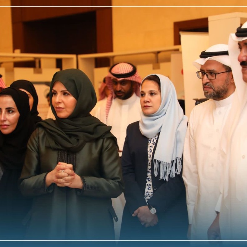 أ.د. "إيناس العيسى" تفتتح المعرض السنوي الأول "شركاء نورة"